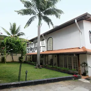 olu-colombo-villa.negombohotels.net/